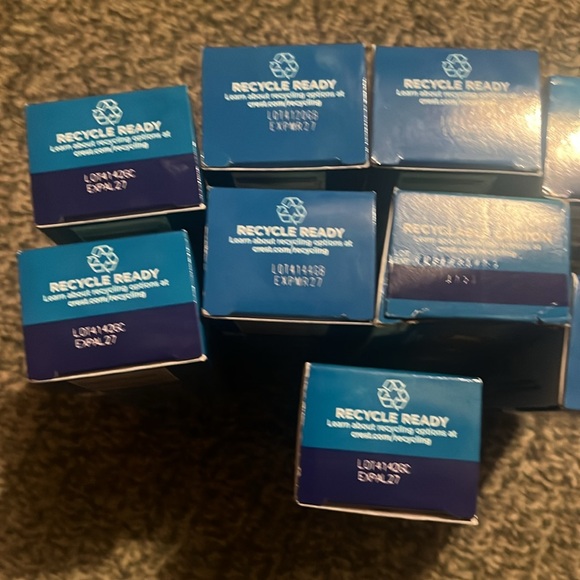 New Crest Toothpaste - Picture 2 of 4